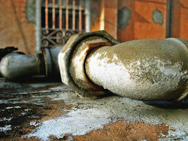 mantenimiento de tuberías de saneamiento urbano